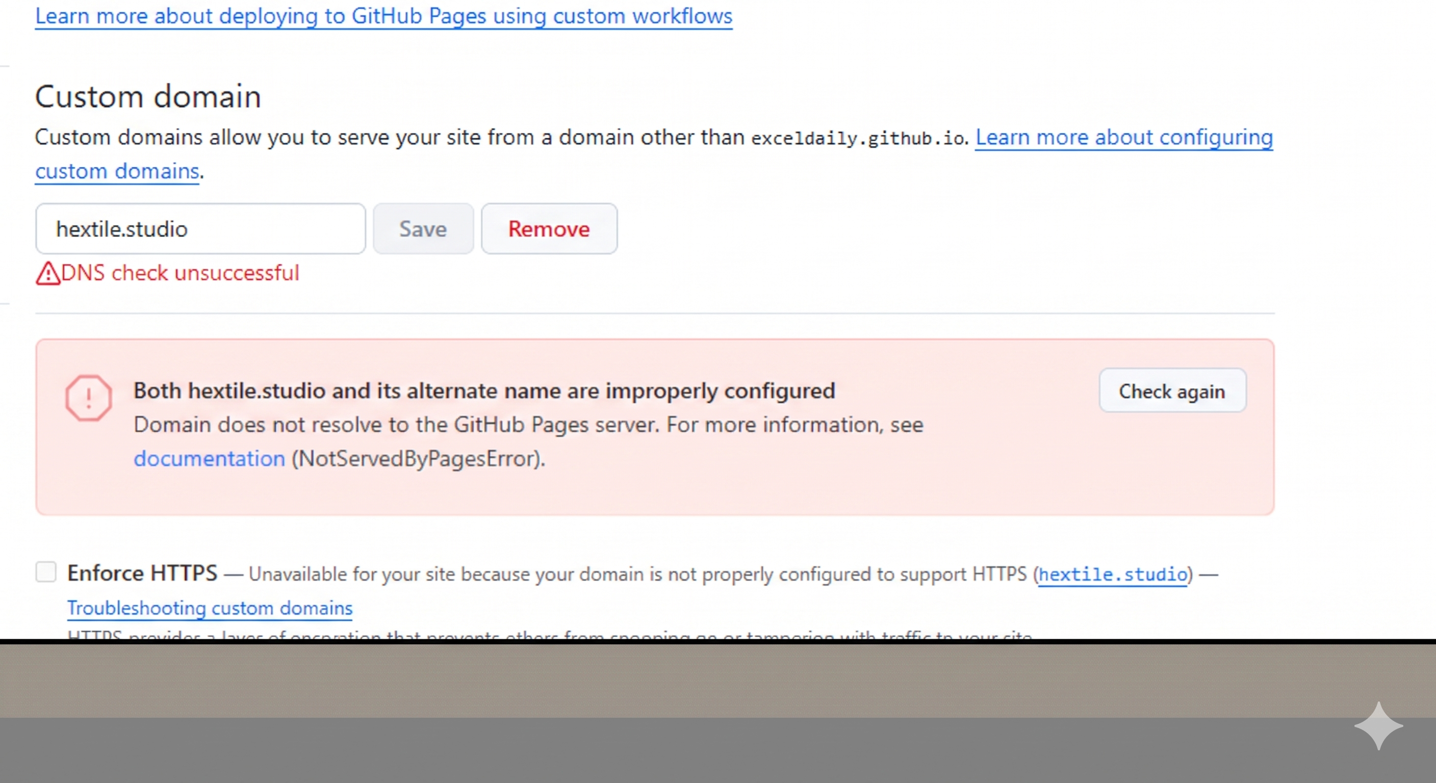 Hextile modular acoustic wall in a professional gaming studio